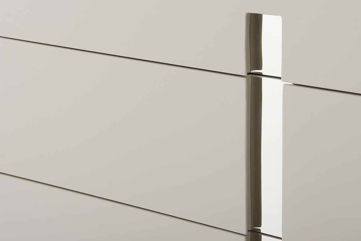 Antiqued White Solid Wood 4-Drawer Chest