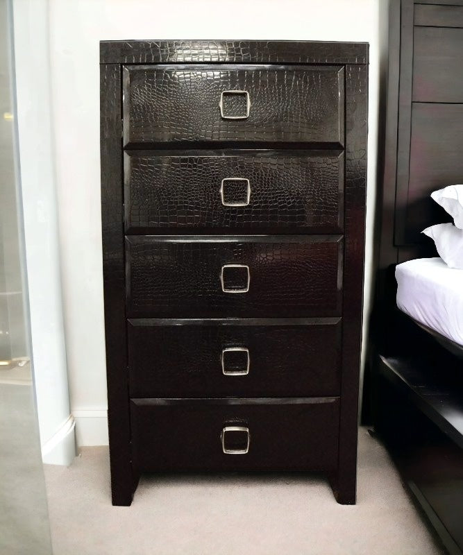 White Solid Wood 3-Drawer Gentlemans Chest