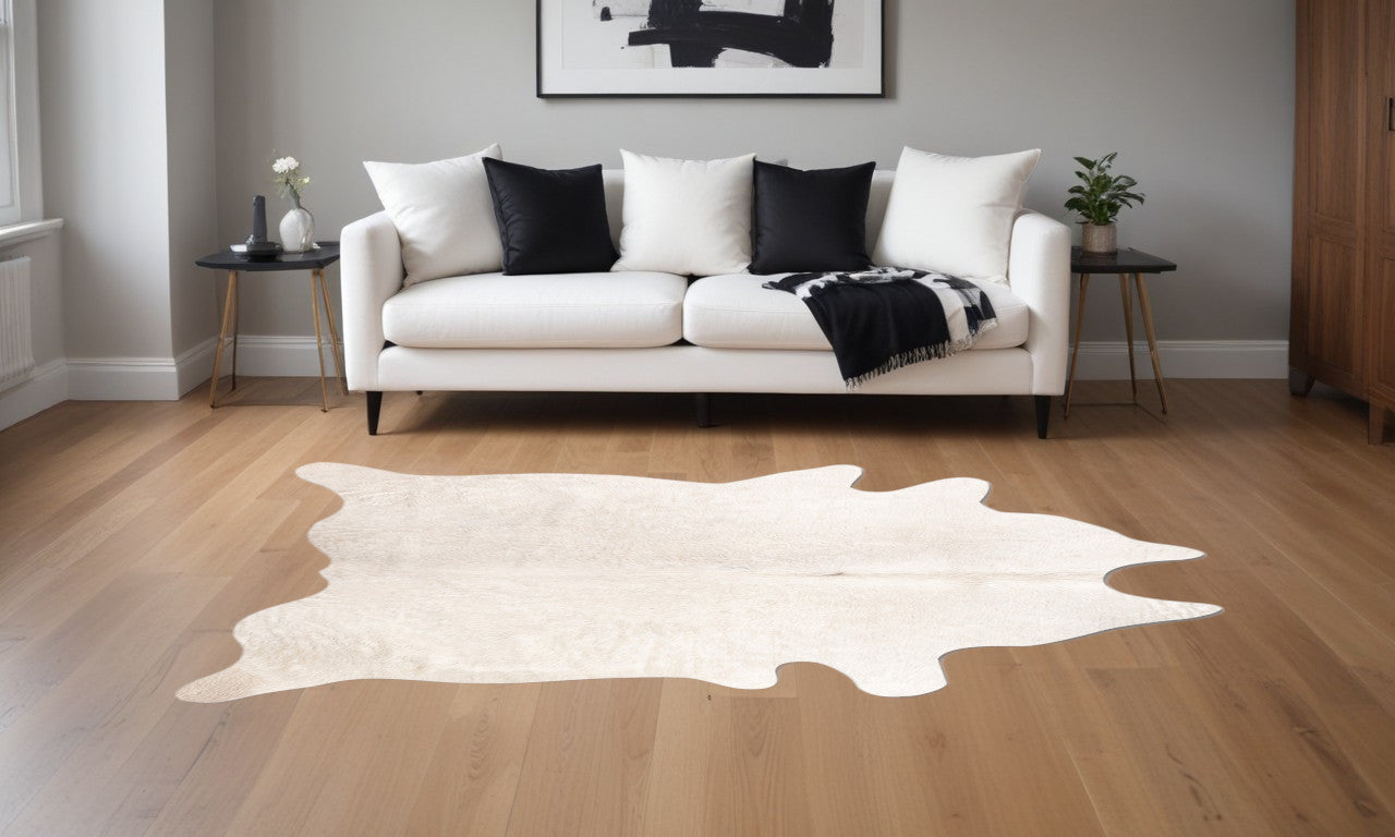 5 x 7 Off White Cowhide Rug