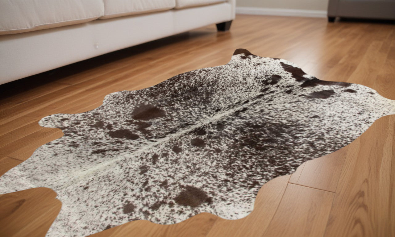 5 x 7 White Chocolate Cowhide Rug