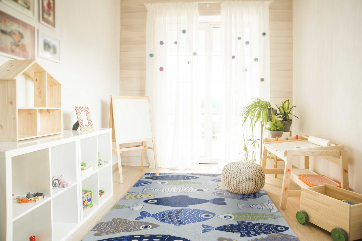 7 x 9 Polyester Light Blue Rug