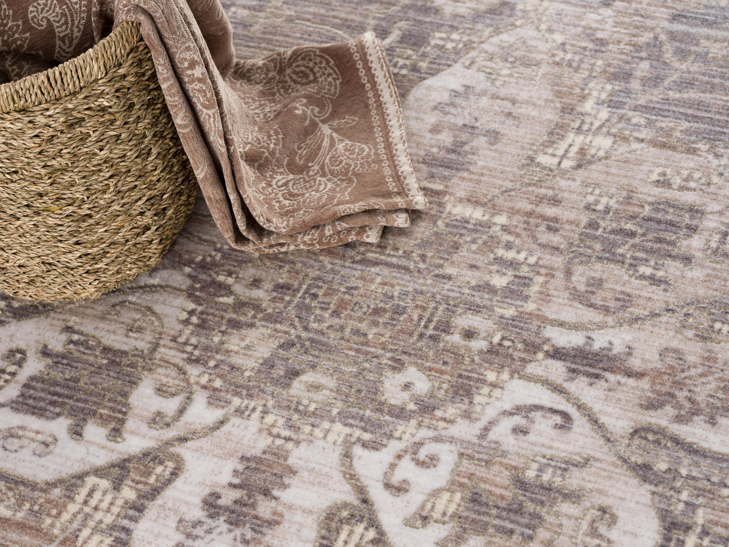 7 x 9 Beige & Ivory Medallion Power Loom Rug