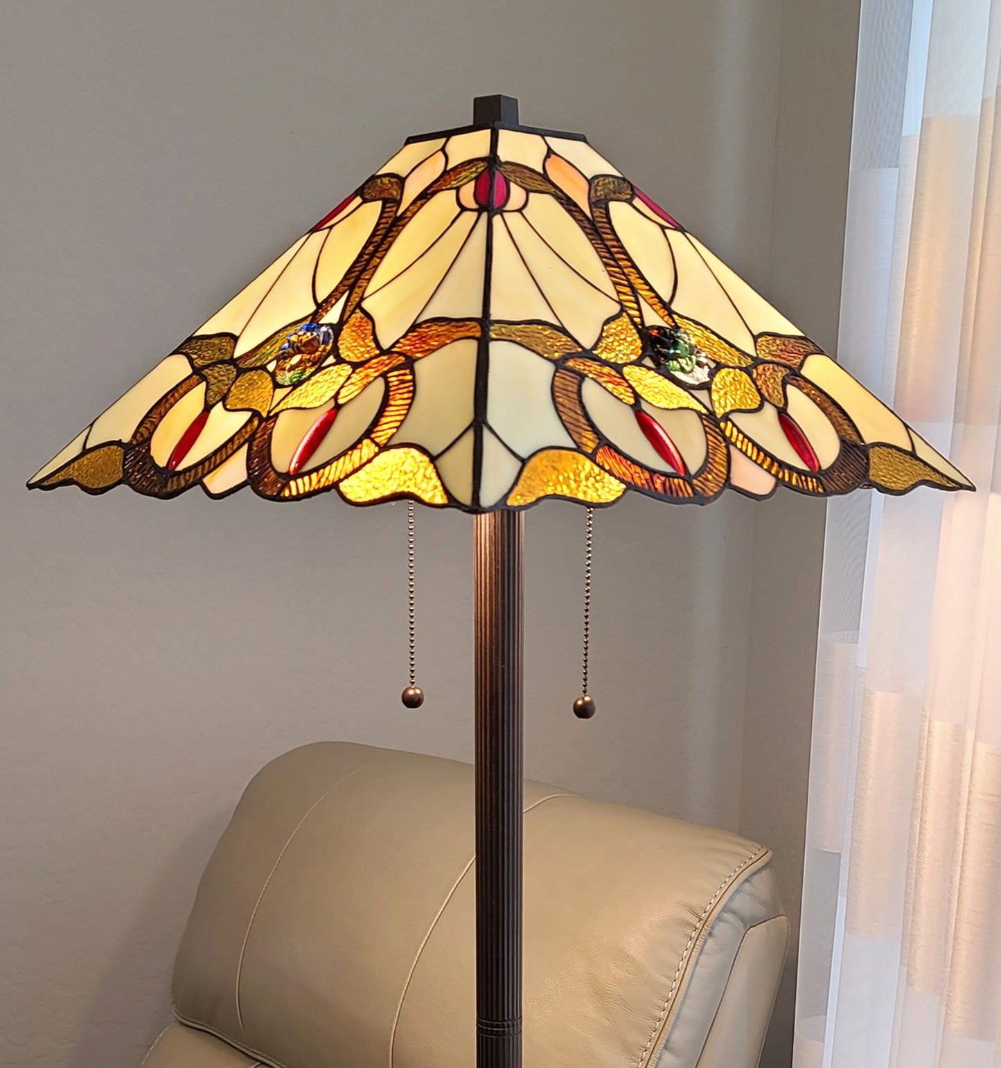 Brown Two Lights Floor Lamp w/ Brown & White Stained Glass Shade