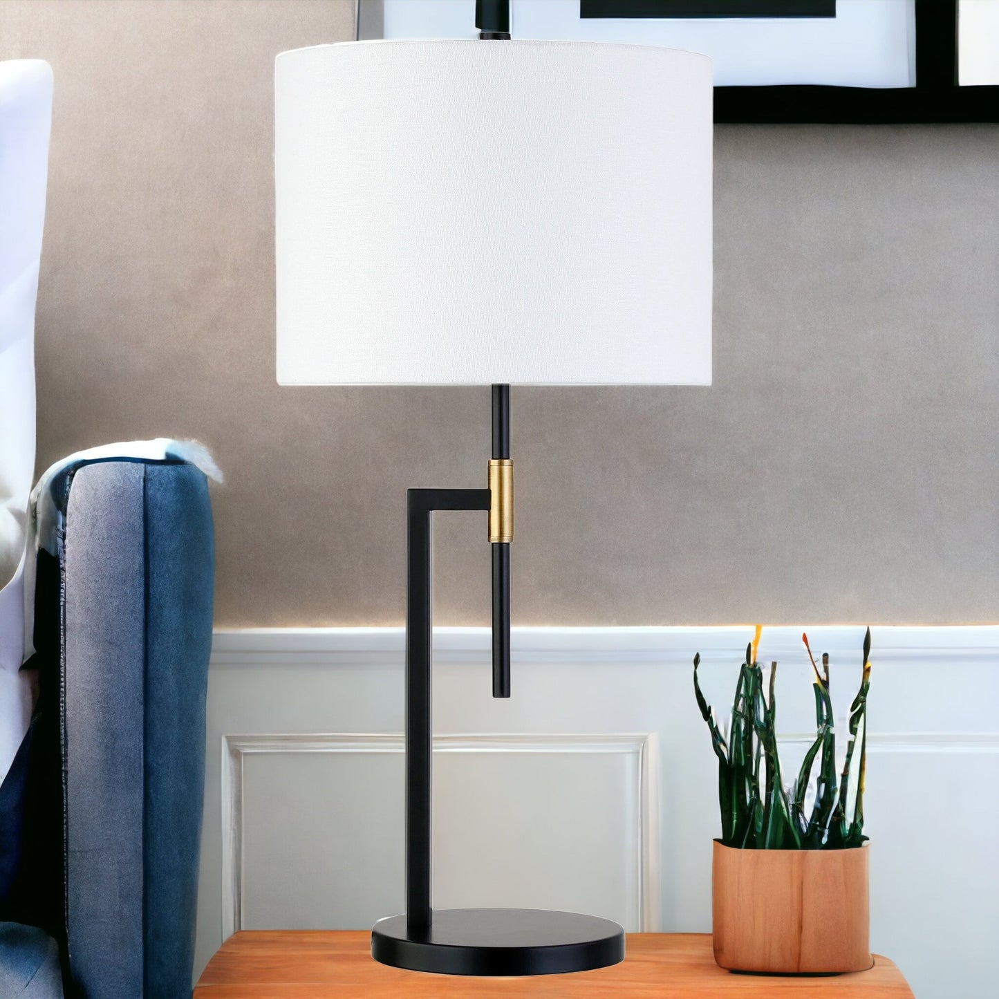 Black & Gold Table Lamp w/ Shade