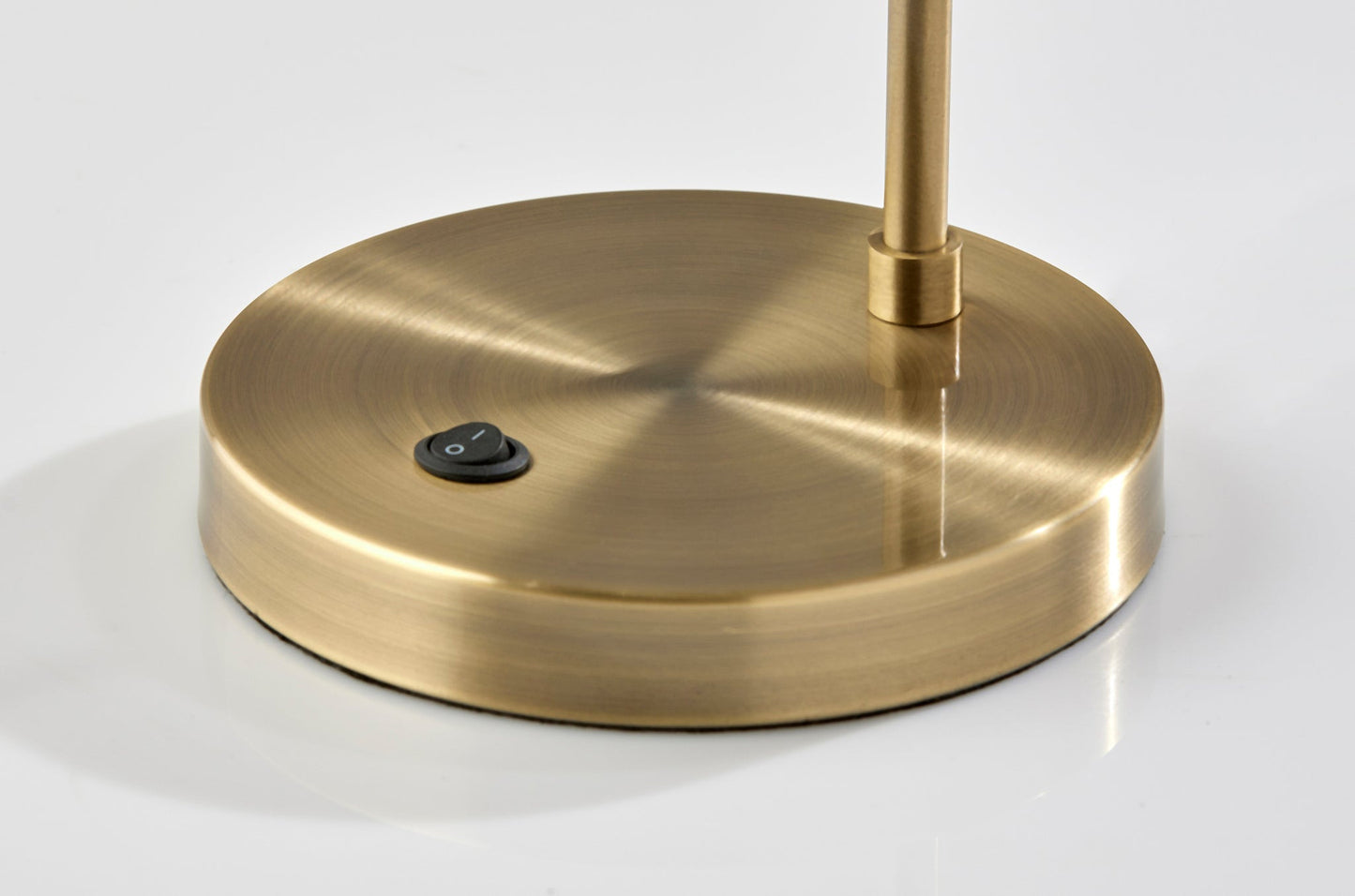 Antiqued Brass Desk Table Lamp w/ Starling Bulb