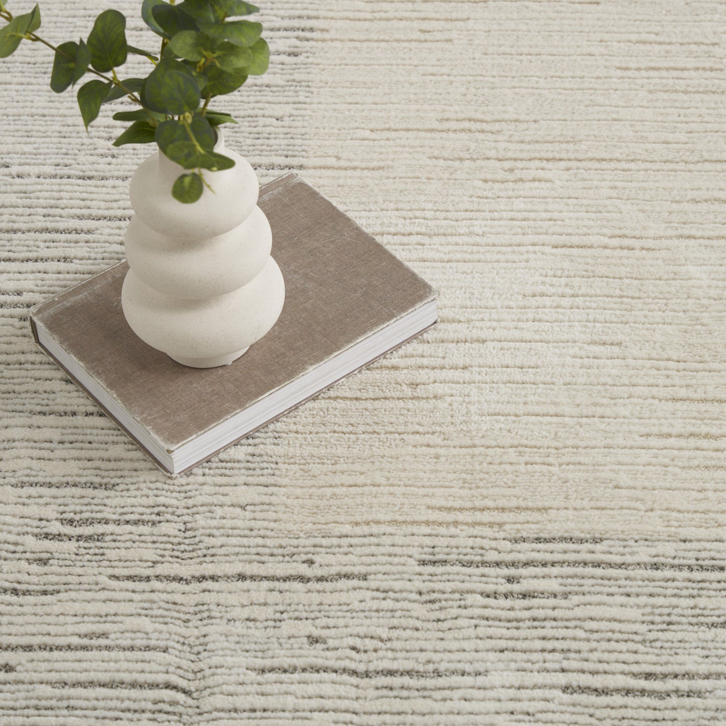 8 x 10 Ivory & Gray Power Loom Rug