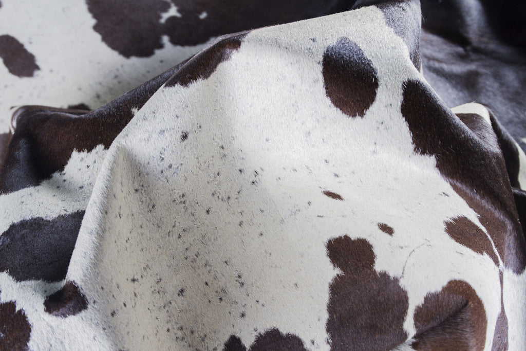 5 x 7 Brown & White Cowhide Hand Knotted Rug