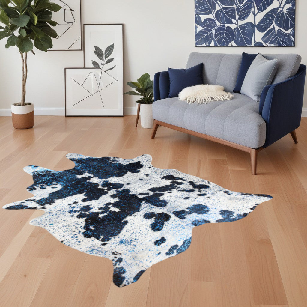 5 x 7 Black & White Cowhide Hand Knotted Rug