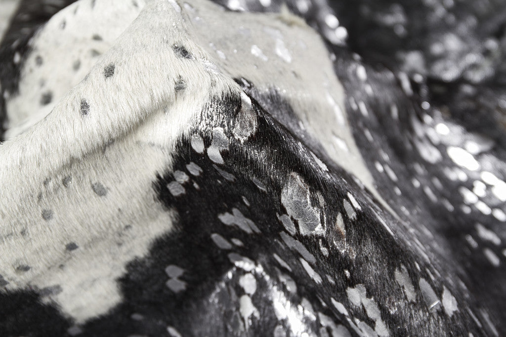 5 x 7 Black & White Cowhide Hand Knotted Rug