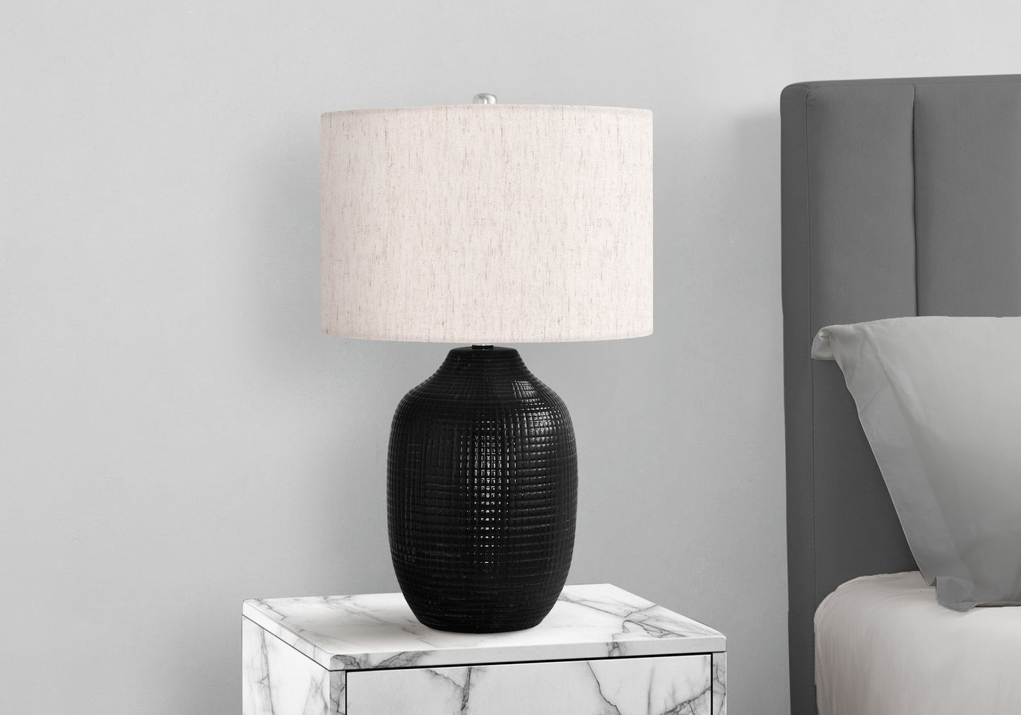 Black Urn Table Lamp w/ Shade