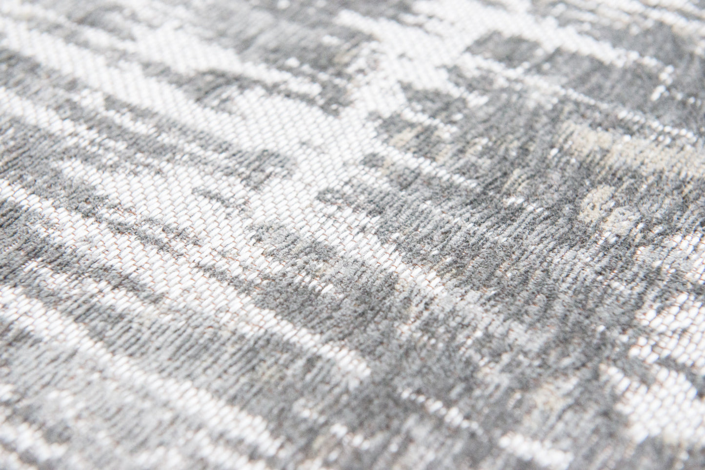 7 x 9 Gray & White Non Skid Rug