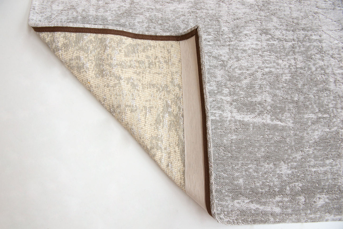 5 x 7 Gray & White Chevron Non Skid Rug