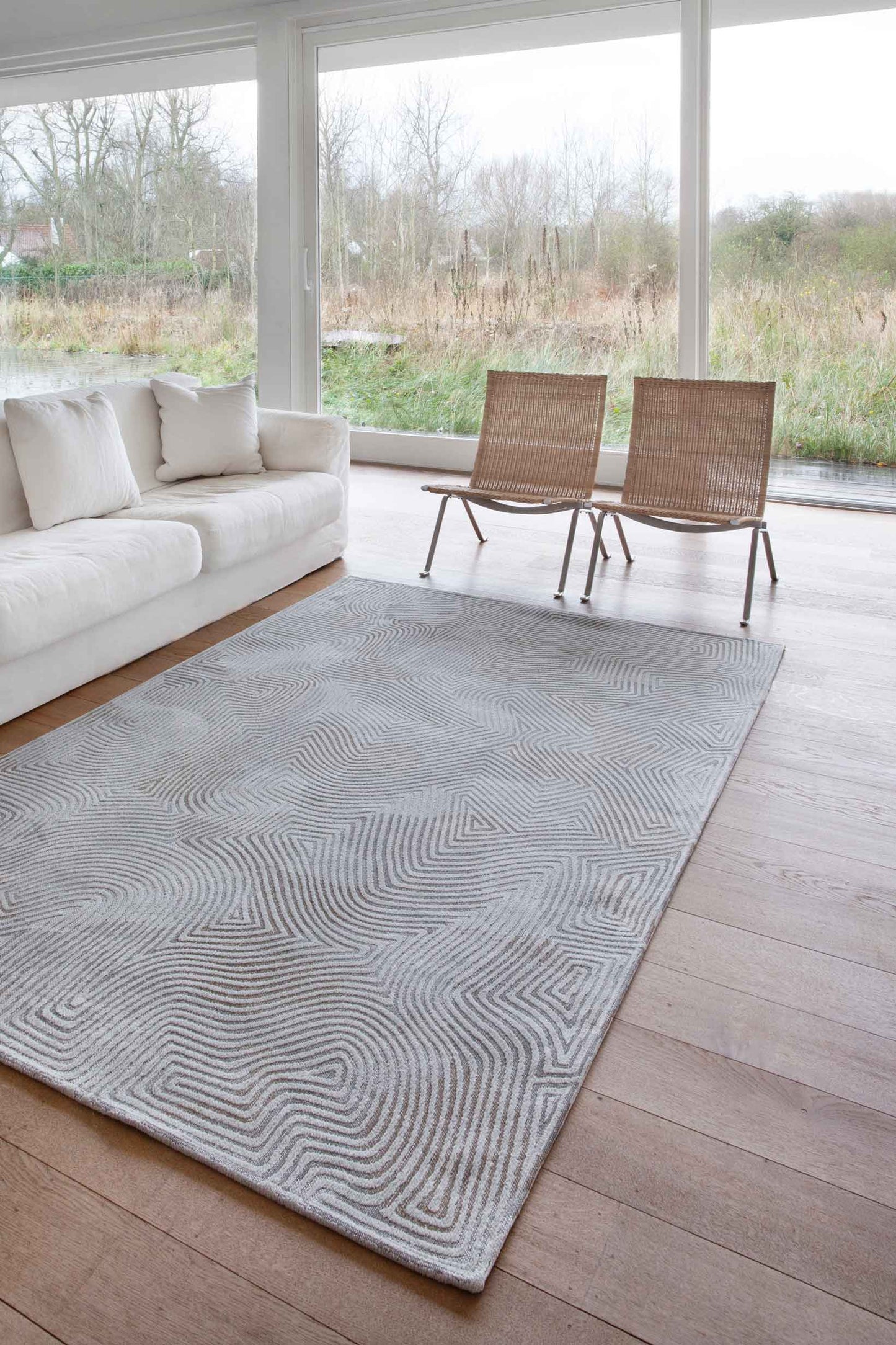 7 x 9 White Non Skid Rug