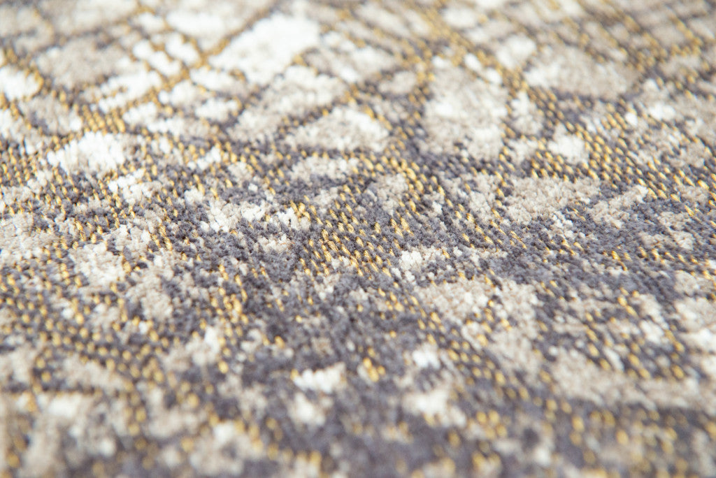 7 x 9 Gray & White Non Skid Rug