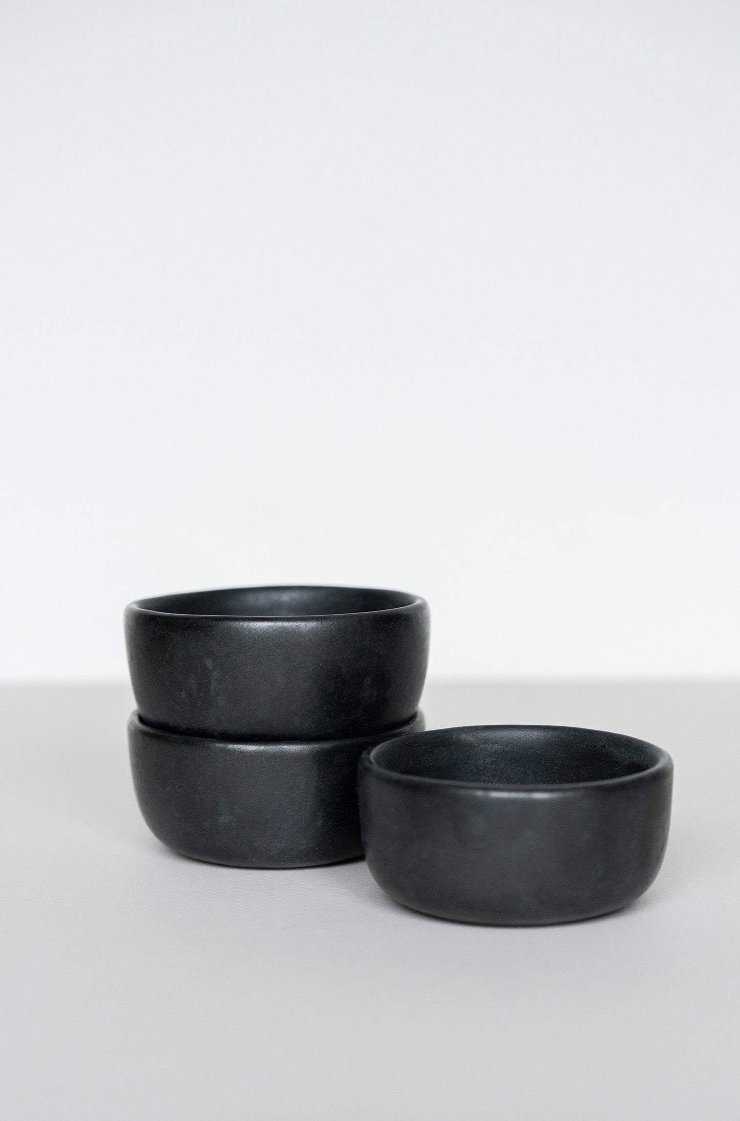Black Matte Stoneware Pinch Bowl