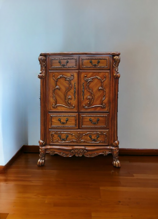 Gray Solid Wood 7-Drawer Dresser