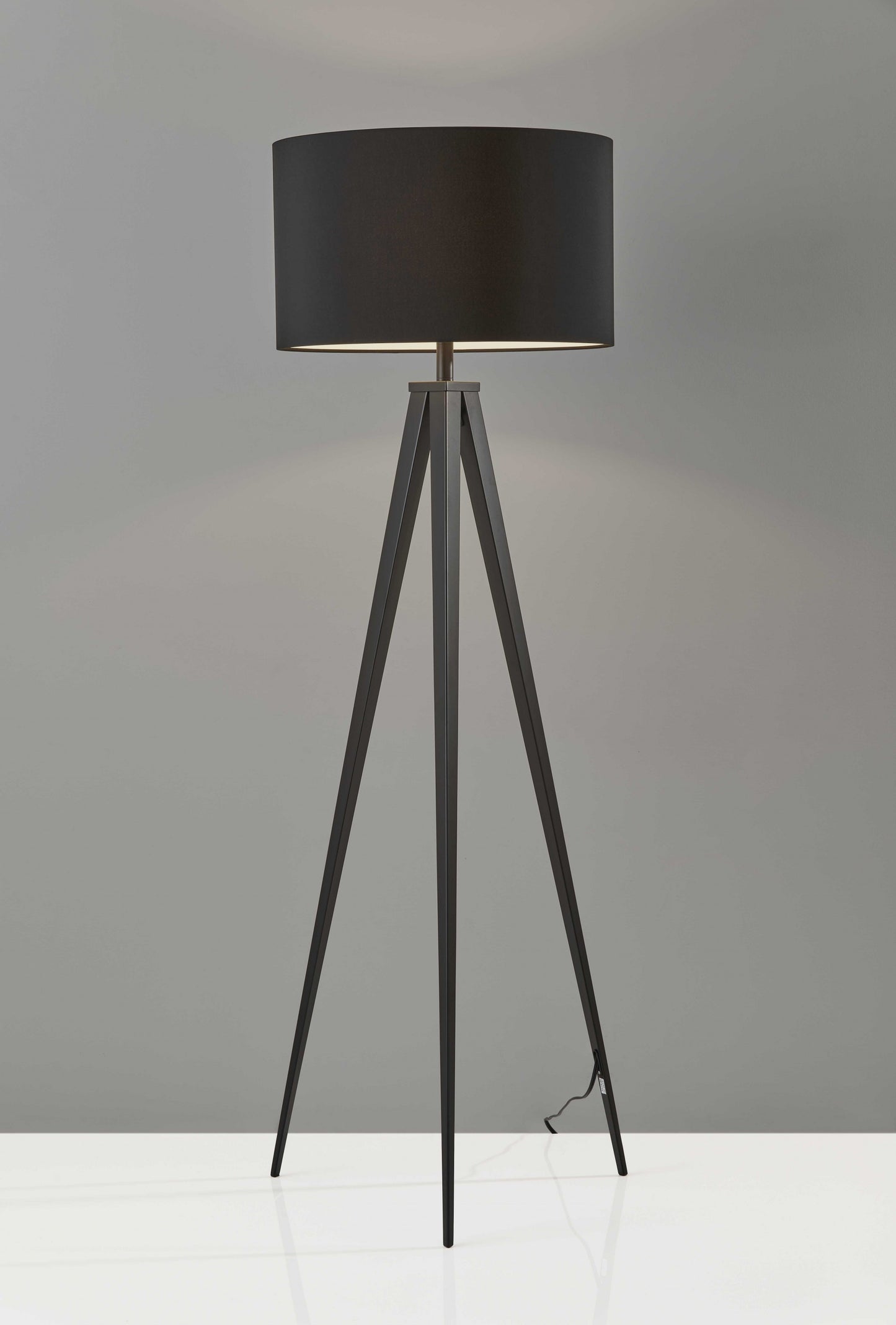 Black Tripod Floor Lamp w/ Shade