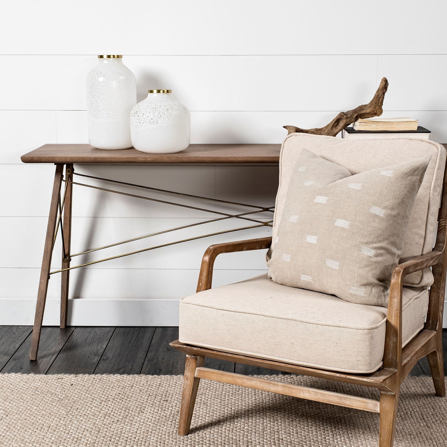 White Abstract Cylinder Crystal Glass Table Vase