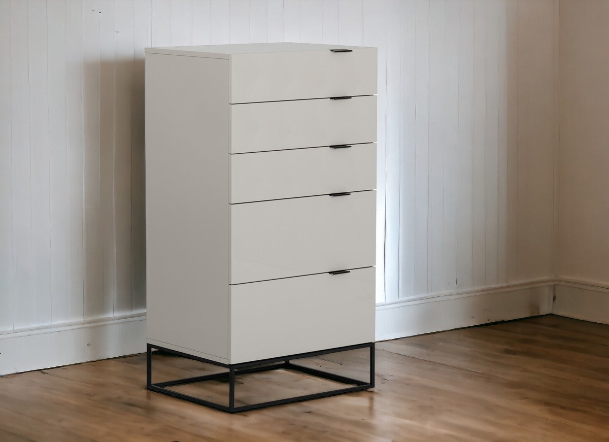 Antique White Solid Wood 3-Drawer Dresser