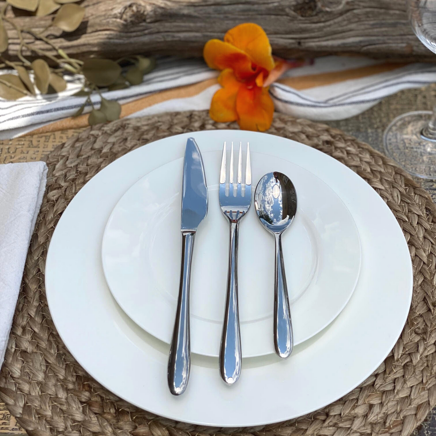 White 16-Piece Round Bone China Set of 4 Dinnerware Set