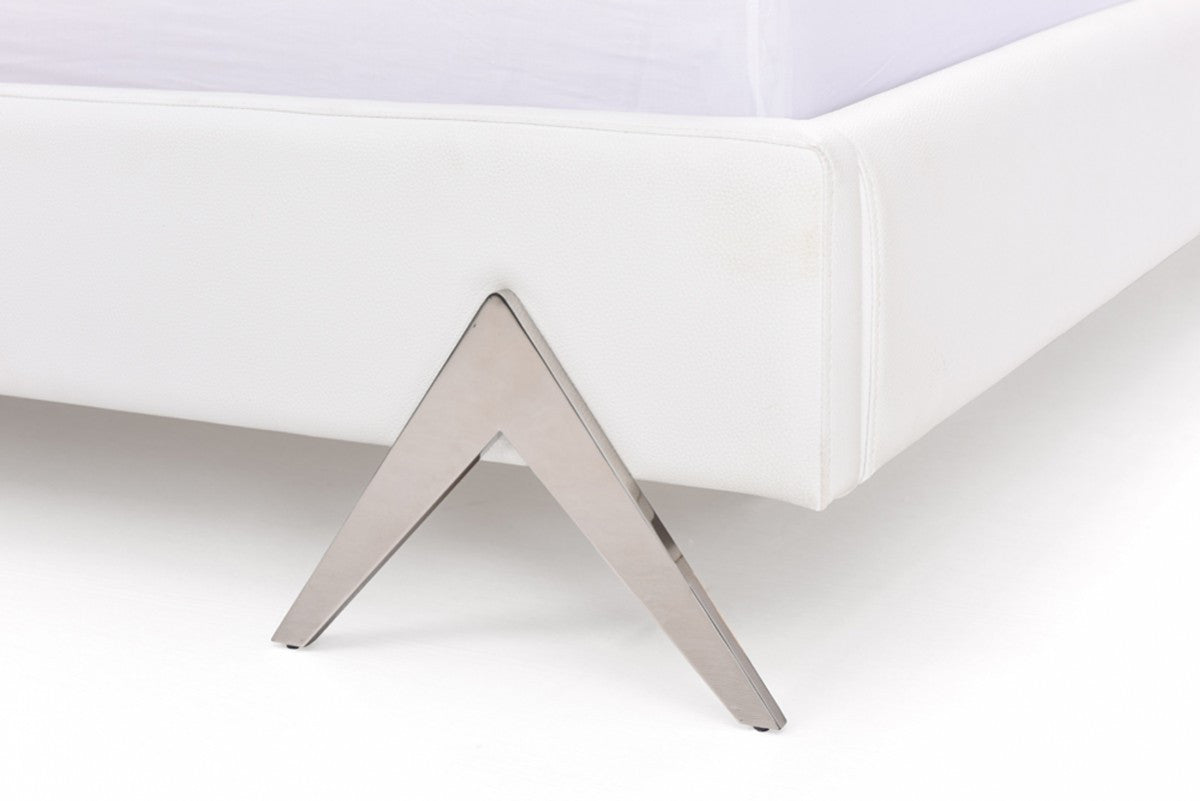 White Tufted Faux Leather Upholstered Queen Bed
