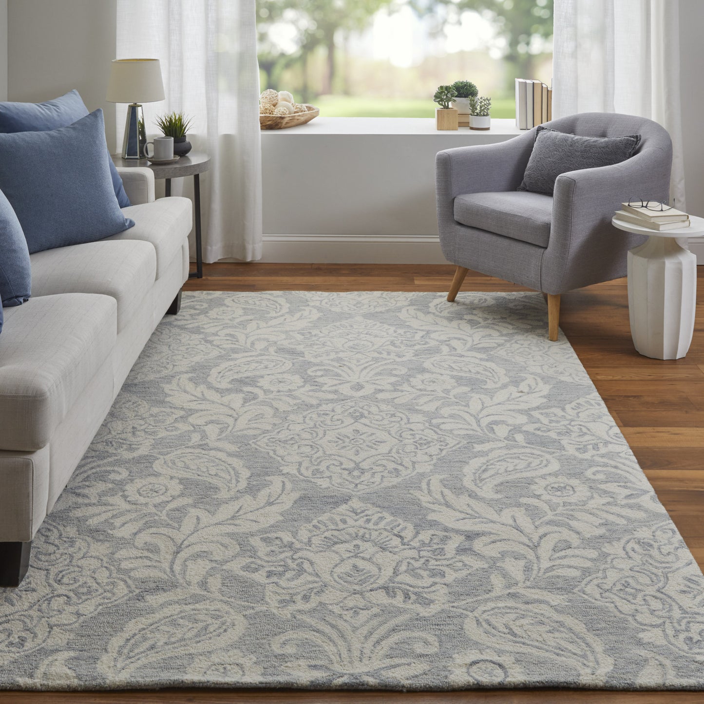 8 x 10 Blue & Ivory Wool Paisley Tufted Handmade Stain Resistant Rug