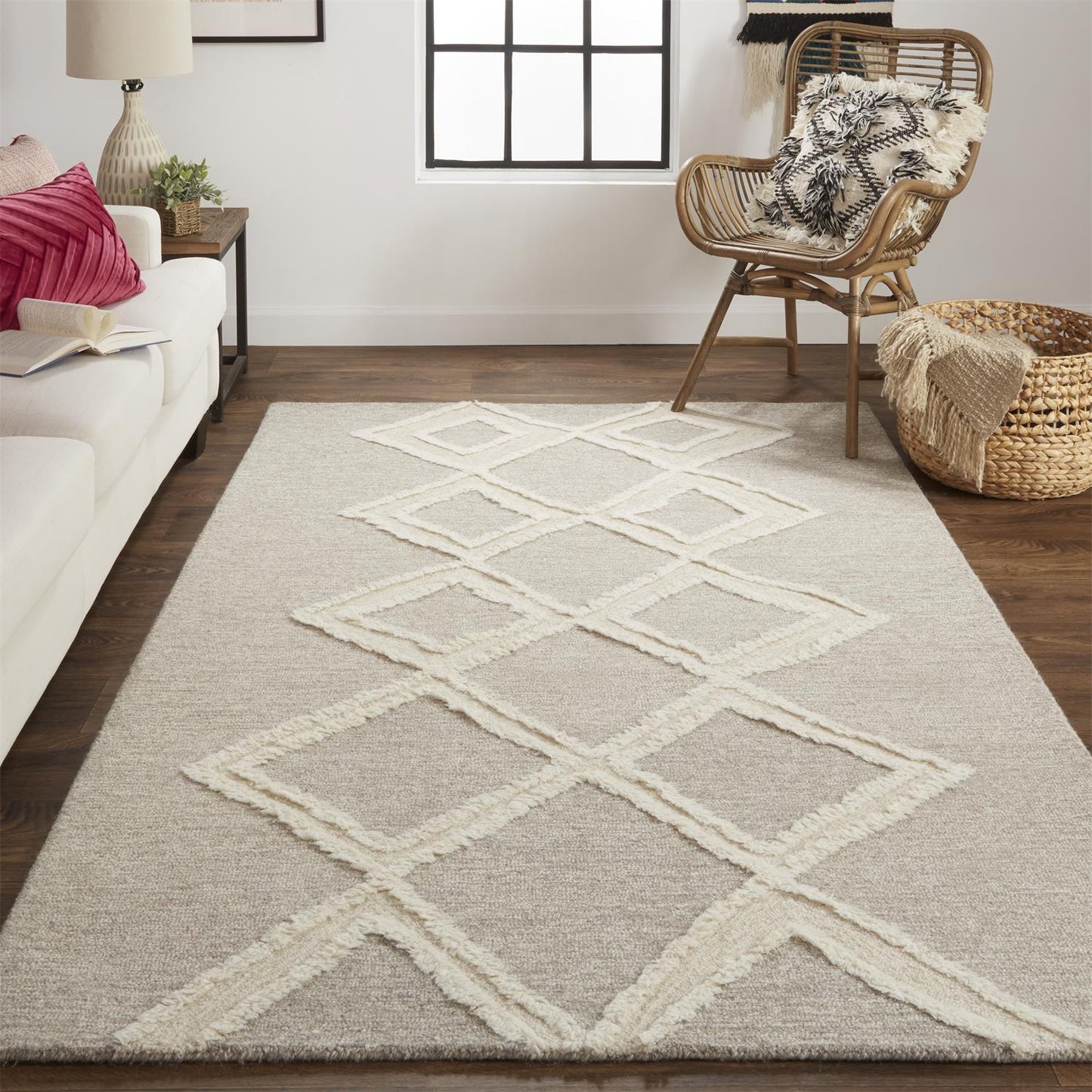 8 x 10 Gray & Ivory Wool Geometric Tufted Handmade Stain Resistant Rug