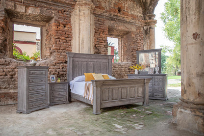 Mirrored Glass And Mdf Dresser With 3 Drawers