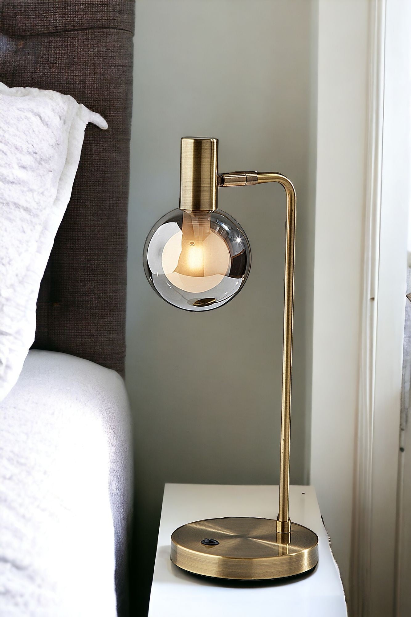 Antiqued Brass Desk Table Lamp w/ Starling Bulb