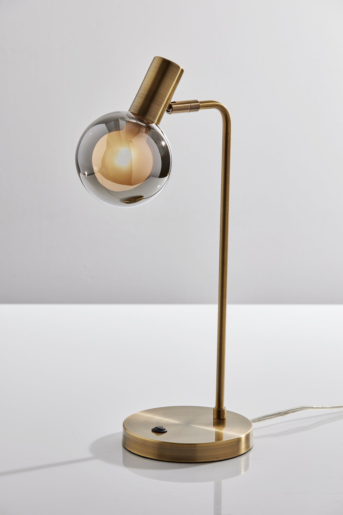 Antiqued Brass Desk Table Lamp w/ Starling Bulb