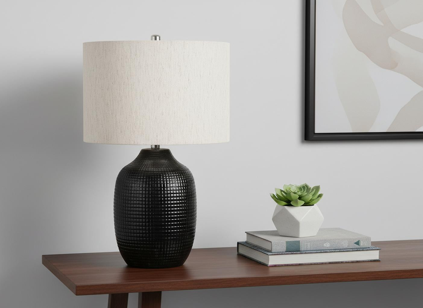 Black Urn Table Lamp w/ Shade