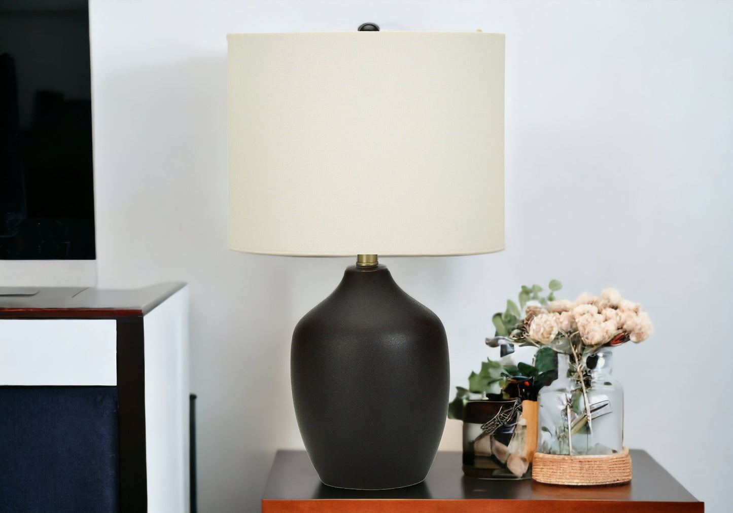 Black Urn Table Lamp w/ Shade