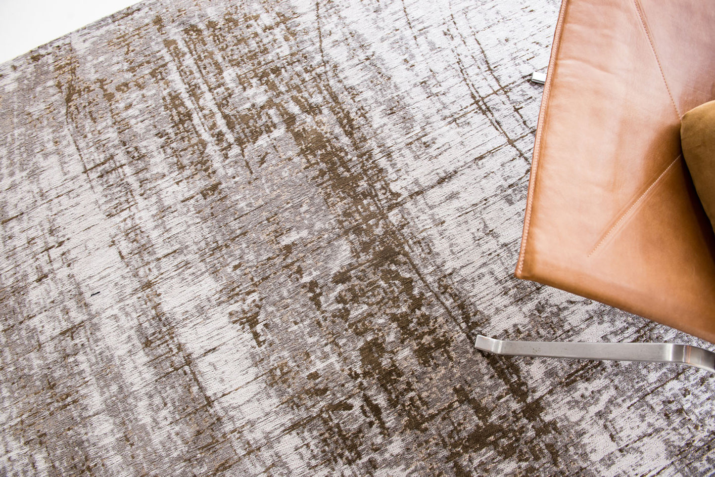 6 x 8 Gray & Beige Non Skid Rug