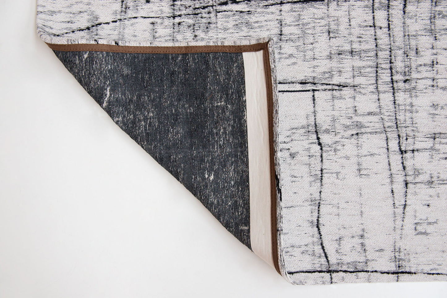 5 x 7 Black & White Non Skid Rug