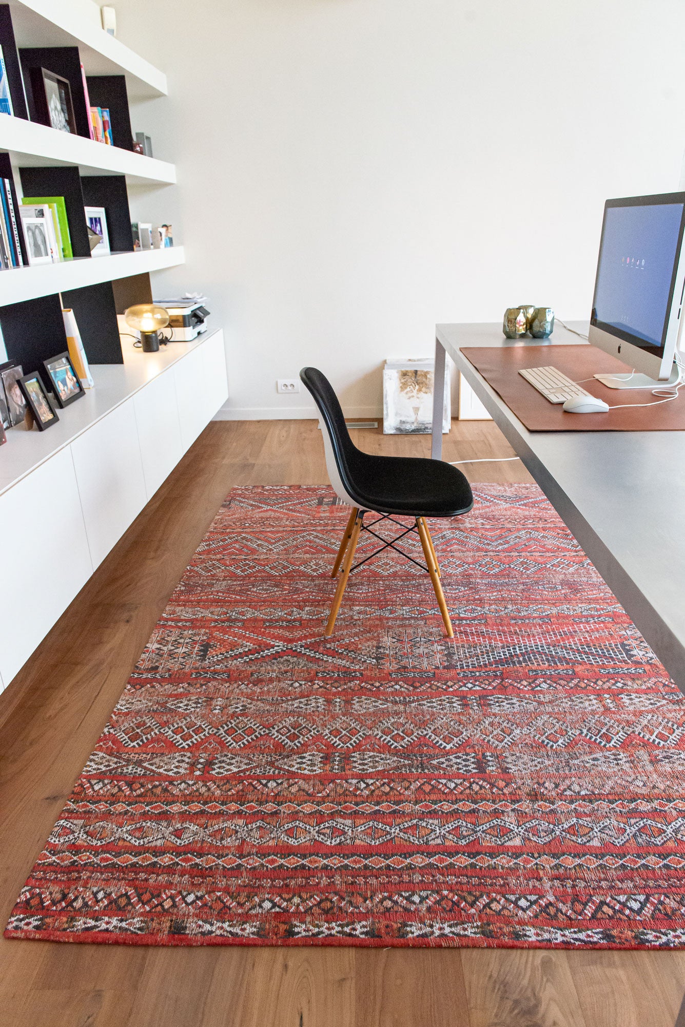 5 x 7 Red & Gray Oriental Non Skid Rug