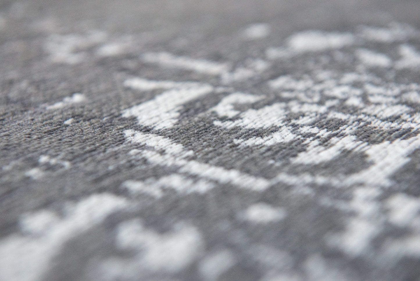 6 x 8 Gray Medallion Non Skid Rug