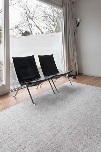 5 x 7 White Non Skid Rug