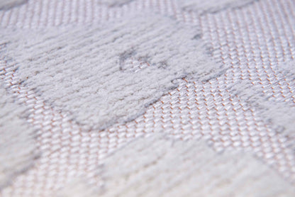 6 x 8 White Non Skid Rug