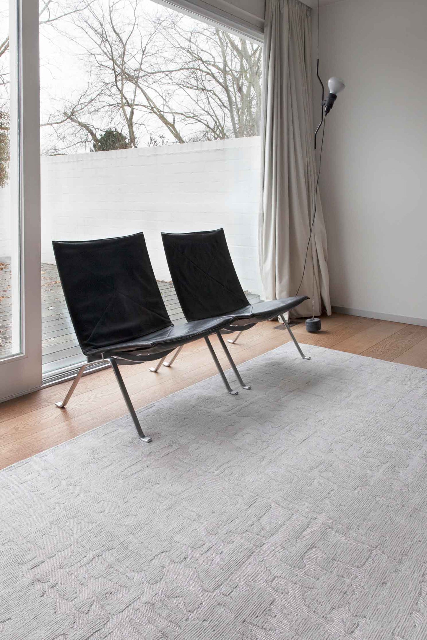 7 x 9 White Non Skid Rug