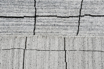 8 x 10 Gray & Black Wool Geometric Hand Loomed Rug