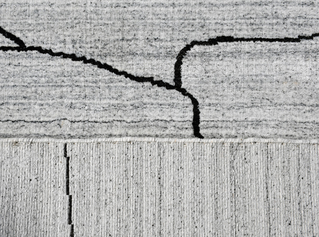 8 x 10 Gray & Black Hand Loomed Rug
