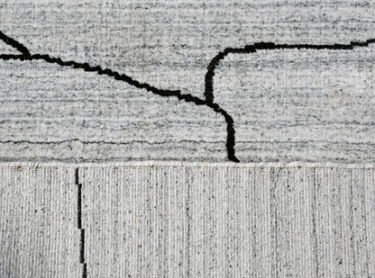 8 x 10 Gray & Black Hand Loomed Rug