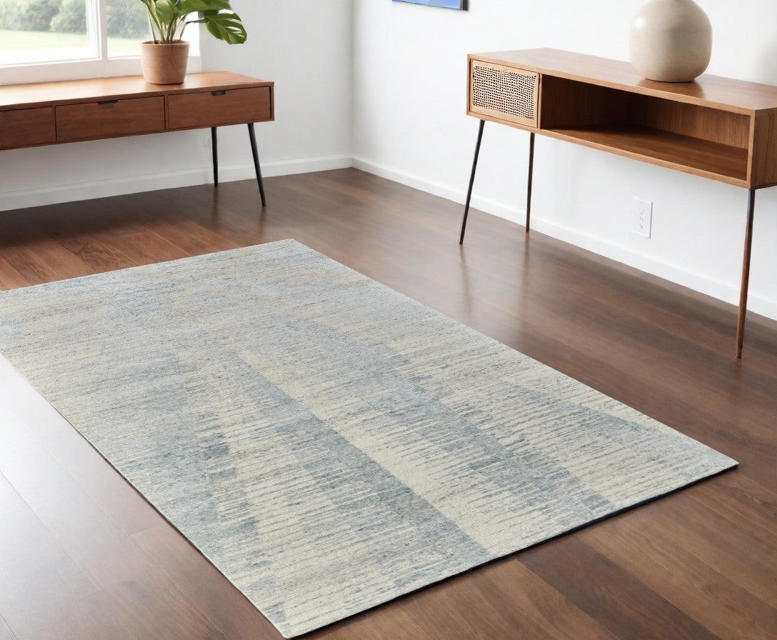 4 x 6 Ivory & Blue Hand Knotted Rug