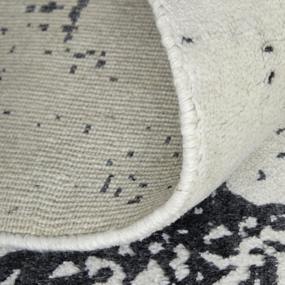 4 x 6 Black & Gray Hand Woven Rug