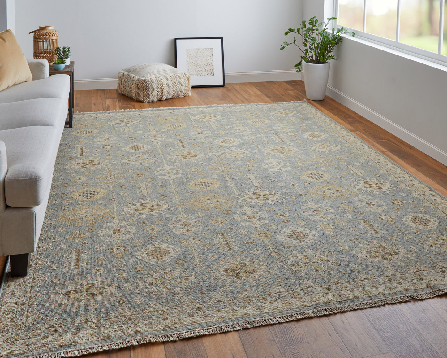 4 x 6 Gray & Ivory Wool Oriental Hand Knotted Rug With Fringe