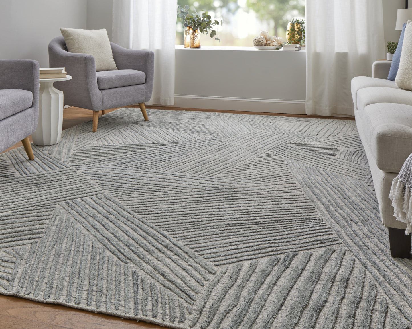 8 x 10 Green & Ivory Hand Woven Rug