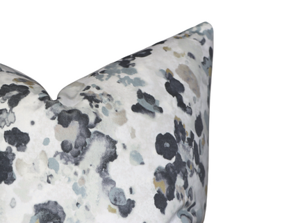 Niumi Storm Luxurious Velvet Pillow
