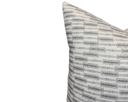Lacuna Pillow in Kohl