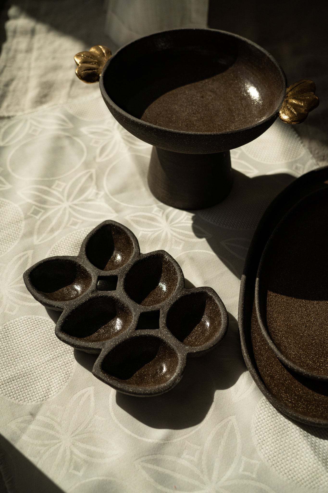 Handmade Stoneware Serving Dish "Pumpernickel"