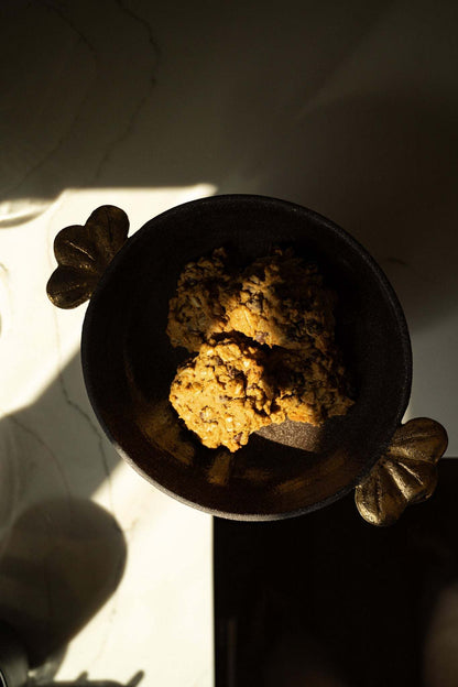 Stoneware Pedestal Fruit Bowl "Pumpernickel" with Gold Leaves